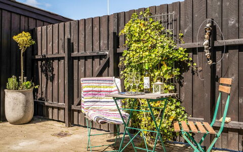 Fria - 500M from the Sea: 