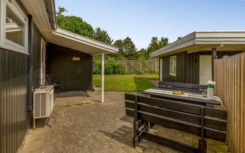 Silvana - 750M from the Sea: 