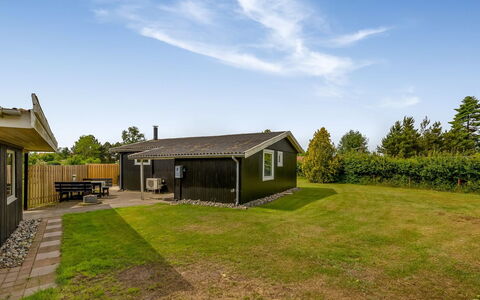 Silvana - 750M from the Sea: 