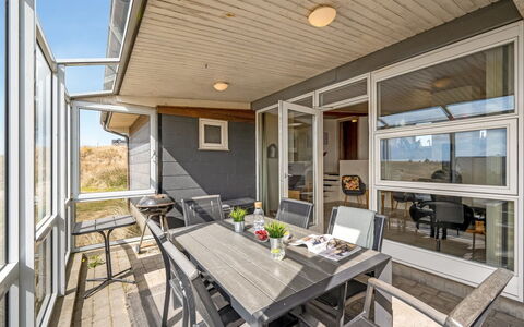 Emelin - 475M from the Sea: Tetto, Casa, Casa, Villetta, Porta, Raccordo, Deck, Portico, Plank, Latifoglie
