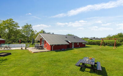 Menka - 1.3Km from the Sea
