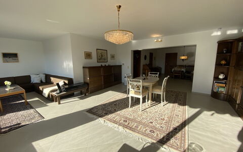 Terrassenwohnung am Kurpark: Cielo, Pianta, Costruzione, Finestra, Albero, Casa, Zona Residenziale, Immobiliare, Facciata