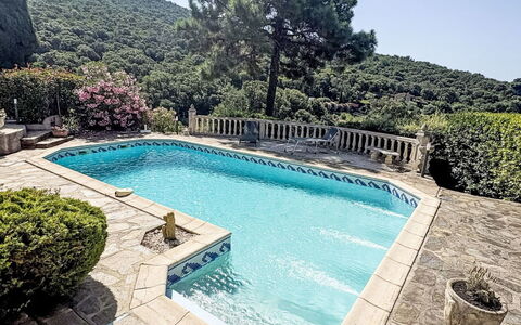 Maison de L'Hubac Bleu: Piscina, Flagstone, Materiale Composito, Piastrella, Giochi D'Acqua, Design, Ricorrere, Cobblestone
