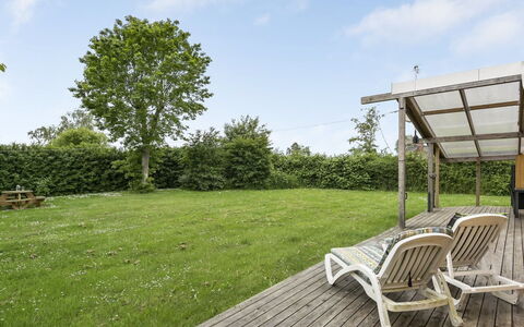 Virpi - 400M from the Sea: Erba, Lotto, Giardino, Shade, Prato, Landscaping, Backyard, Villetta, Cortile, Deck