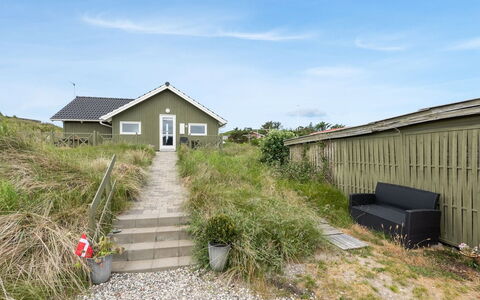 Finnja - 400M from the Sea: Casa, Tetto, Casa, Villetta, Capannone, Edifici Giardino, Raccordo, Cortile, Log Cabin, Capanna