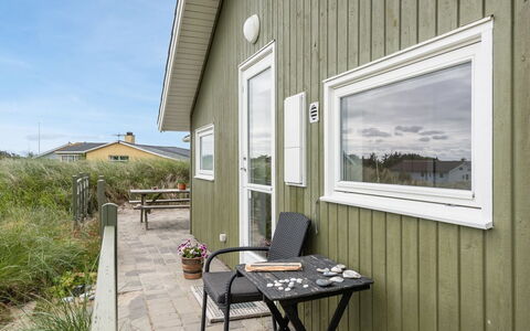 Finnja - 400M from the Sea: Casa, Tetto, Casa, Villetta, Capannone, Edifici Giardino, Raccordo, Cortile, Log Cabin, Capanna
