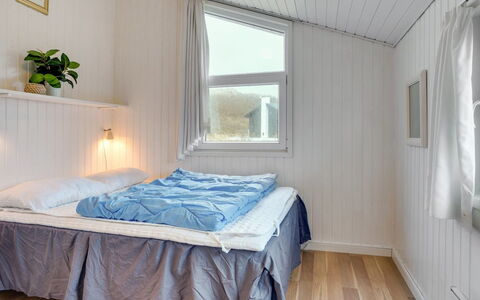 Larisa - 250M from the Sea: Camera Da Letto, Interior Design, Lenzuolo, Pavimento, Soffitto, Letto, Pavimentazione, Bedding, Biancheria, Camera