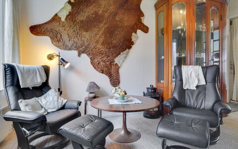 Simon - 225M from the Sea: Tetto, Casa, Lotto, Casa, Villetta, Estate, Edifici Giardino, Shade, Log Cabin, Landscaping