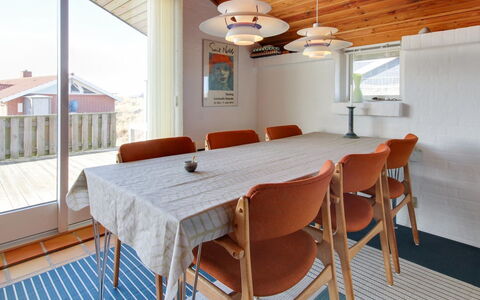 Enwald - 300M from the Sea: Mobilia, Legna, Pavimentazione, Pavimento, Interior Design, Sedia, Tavolo, Cucina & Sala Da Pranzo Tavolo, Soffitto, Sala Da Pranzo