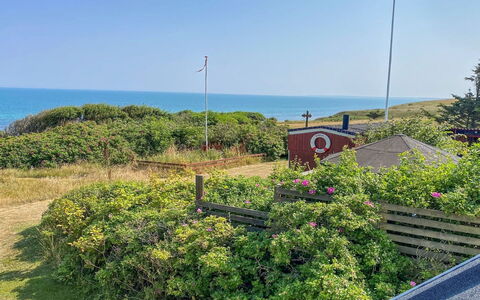 Alkmar - 75M from the Sea: Legna, Tetto, Architettura, Casa, Casa, Villetta, Raccordo, Latifoglie, Pendenza, Estate