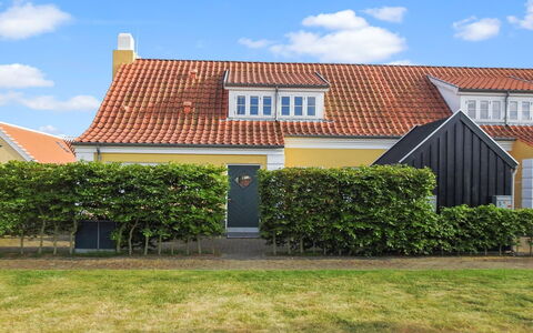 Tuulia - 1.1Km from the Sea: Legna, Tetto, Architettura, Casa, Casa, Villetta, Raccordo, Latifoglie, Pendenza, Estate