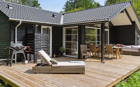 Jonnhild - 450M from the Sea: Casa, Villetta, Raccordo, Latifoglie, Shade, Plank, Design, Estate, Portico, Deck