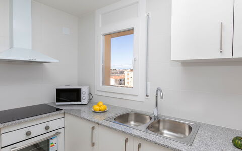 Policar: Lavandino Della Cucina, Lavello, Proprietà, Rubinetto, Cabinetry, Controsoffitto, Costruzione, Finestra, Idraulico Fixture, Cucina Stufa