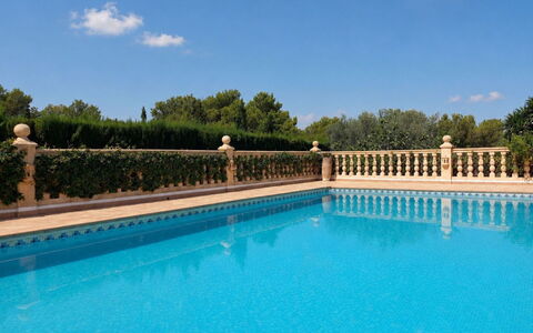 Villa Lantana: Blu, Acqua, Piscina, Tempo Libero, Materiale Composito, Giochi D'Acqua, Ricorrere, Resort Citta ', Terme, Colonna