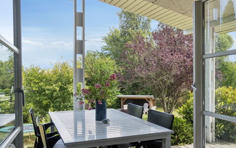 Donco - 600M from the Sea: Vegetazione, Arbusto, Primavera, Villetta, Giardino, Shade, Backyard, Cortile, Sedia