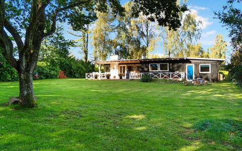 Ljuba - 1.2Km from the Sea: Erba, Albero, Casa, Lotto, Villetta, Area Rurale, Plain, Giardino, Casa