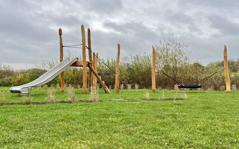 Vara - 800M from the Sea: Plain, Lotto, Campo Da Giuoco, Attrezzatura Giochi All'Aperto, Scivolo, Parco, Terreno Di Gioco, Prato