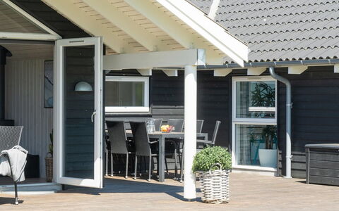 Vara - 800M from the Sea: Appartamento, Shade, Balcone, Sedia, Recinzione, Mobili Da Esterno, Alluminio, Erba Sintetica