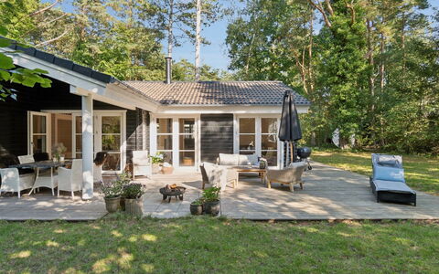 Anar - 900M from the Sea: Appartamento, Shade, Balcone, Sedia, Recinzione, Mobili Da Esterno, Alluminio, Erba Sintetica