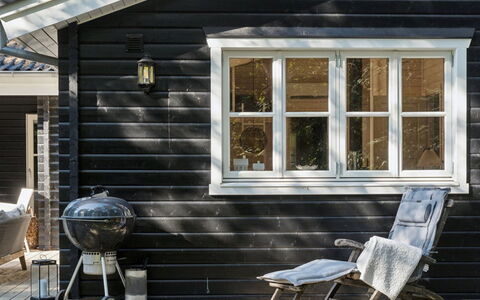 Anar - 900M from the Sea: Appartamento, Shade, Balcone, Sedia, Recinzione, Mobili Da Esterno, Alluminio, Erba Sintetica
