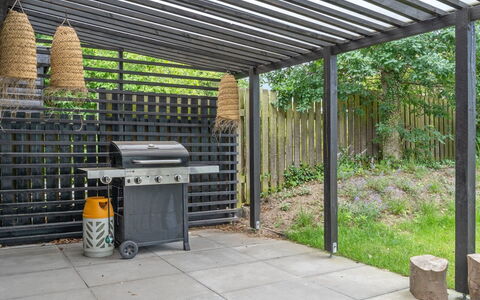 Ebke - 70M from the Sea: Legna, Giardino, Mobili Da Esterno, Shade, Backyard, Struttura Esterna, Pergola, Terrazza, Landscaping, Cortile