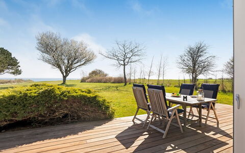 Trajko - 100M from the Sea: Zona Residenziale, Tetto, Sobborgo, Driveway, Estate, Camino