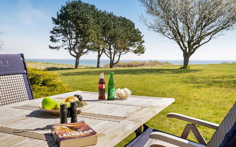 Trajko - 100M from the Sea: Zona Residenziale, Tetto, Sobborgo, Driveway, Estate, Camino