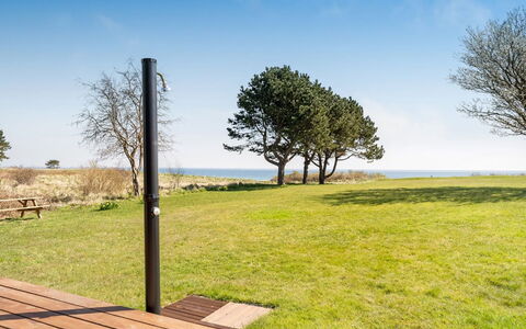 Trajko - 100M from the Sea: Zona Residenziale, Tetto, Sobborgo, Driveway, Estate, Camino