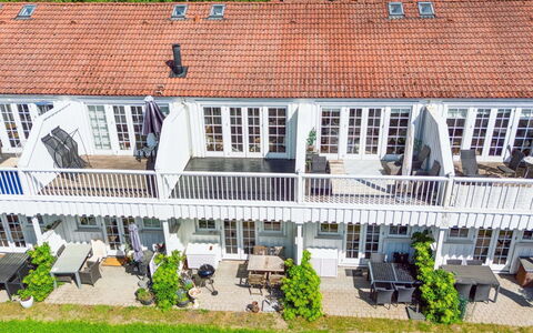 Galia - 2Km from the Sea: Cortile, Cortile, Mobili Da Esterno, Villa, Hotel, Pianta Della Casa, Balcone