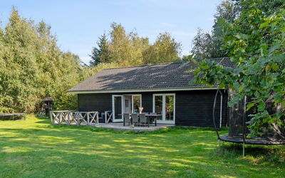 Pietari - 1.2Km from the Sea