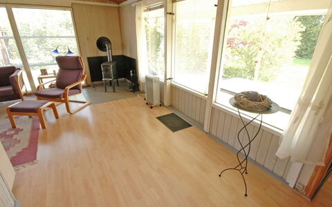 Yari - 250M from the Sea: Tetto, Casa, Porta, Villetta, Shade, Raccordo, Cortile, Estate, Backyard