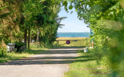 Tannie - 300M from the Sea: Zona Residenziale, Tetto, Sobborgo, Driveway, Estate, Camino