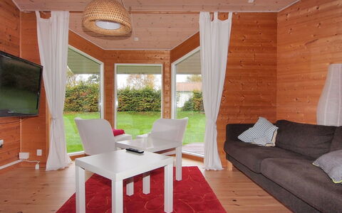 Karanfilka - 900M from the Sea: Tetto, Casa, Casa, Villetta, Porta, Raccordo, Deck, Portico, Plank, Latifoglie