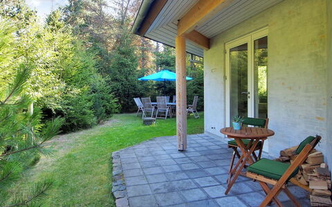 Fernande - 150M from the Sea: Arbusto, Mobilia, Mobili Da Esterno, Giardino, Shade, Sedia, Groundcover, Villetta, Portico, Backyard