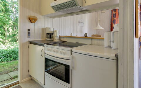 Virve - 300M from the Sea: Tetto, Casa, Casa, Villetta, Porta, Raccordo, Deck, Portico, Plank, Latifoglie