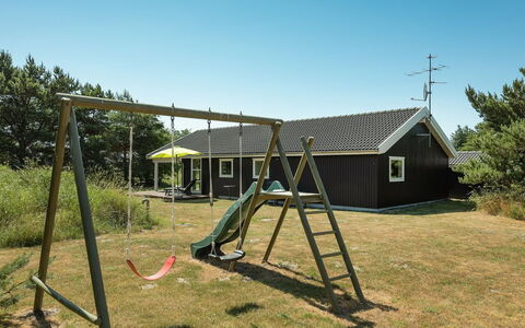 Aksel - 150M from the Sea: Erba, Shade, Prato, Giardino, Backyard, Cortile, Edifici Giardino, Landscaping, Raccordo, Capannone