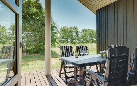 Aksel - 150M from the Sea: Tetto, Casa, Lotto, Casa, Villetta, Estate, Edifici Giardino, Shade, Log Cabin, Landscaping