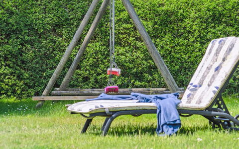 Amy - 150M from the Sea: Blu, Arbusto, Villetta, Groundcover, Giardino, Estate, Shade, Landscaping, Agriturismo, Eco Hotel
