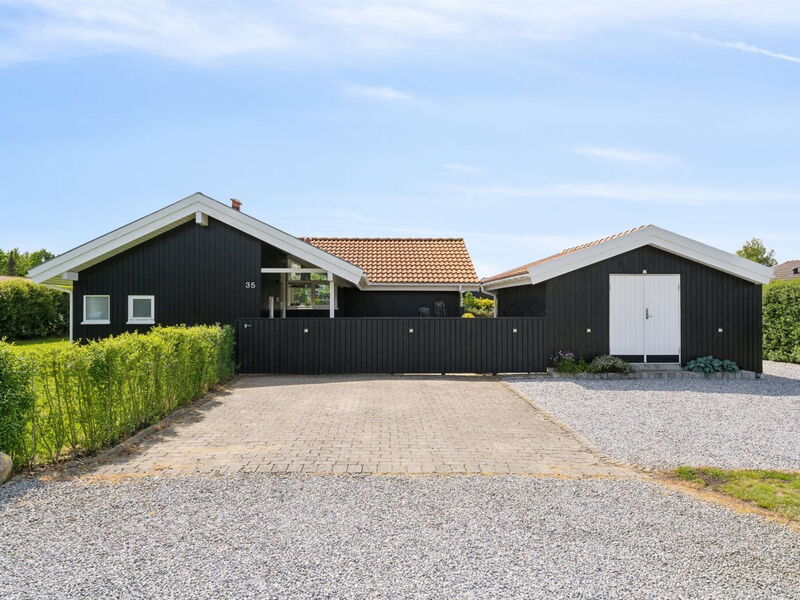 Dyrken - 200M from the Sea