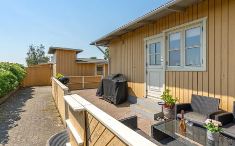 Hwitserk - 5M from the Sea: Zona Residenziale, Tetto, Sobborgo, Driveway, Estate, Camino