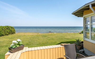 Hwitserk - 5M from the Sea