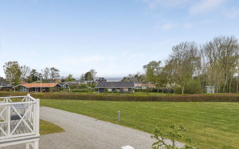 Bleike - 250M from the Sea: Blu, Arbusto, Villetta, Groundcover, Giardino, Estate, Shade, Landscaping, Agriturismo, Eco Hotel