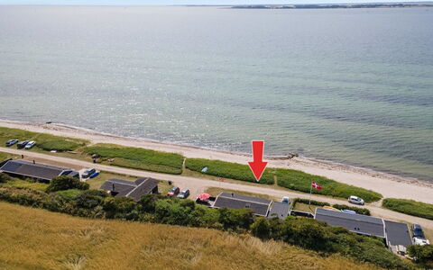 Akseline - 20M from the Sea: Blu, Arbusto, Villetta, Groundcover, Giardino, Estate, Shade, Landscaping, Agriturismo, Eco Hotel