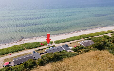 Pellervo - 20M from the Sea: Tetto, Casa, Lotto, Casa, Villetta, Estate, Edifici Giardino, Shade, Log Cabin, Landscaping