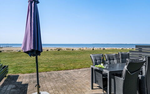 Ninne - 50M from the Sea: Legna, Tetto, Architettura, Casa, Casa, Villetta, Raccordo, Latifoglie, Pendenza, Estate