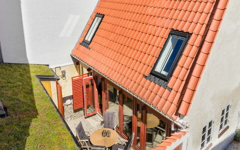 Gaby - 250M from the Sea: Legna, Tetto, Architettura, Casa, Casa, Villetta, Raccordo, Latifoglie, Pendenza, Estate