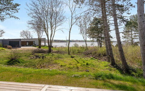 Haley - 150M from the Sea: Legna, Tetto, Architettura, Casa, Casa, Villetta, Raccordo, Latifoglie, Pendenza, Estate