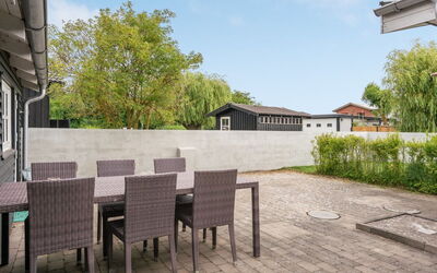 Gunlef - 50M from the Sea