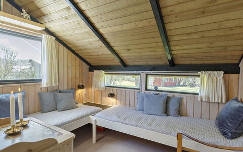 Guthki - 275M from the Sea: Interior Design, Legna, Mobilia, Soffitto, Pavimento, Pavimentazione, Camera Da Letto, Letto, Camera, Illuminazione
