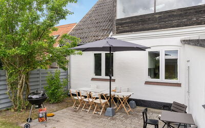Truels - 2Km from the Sea